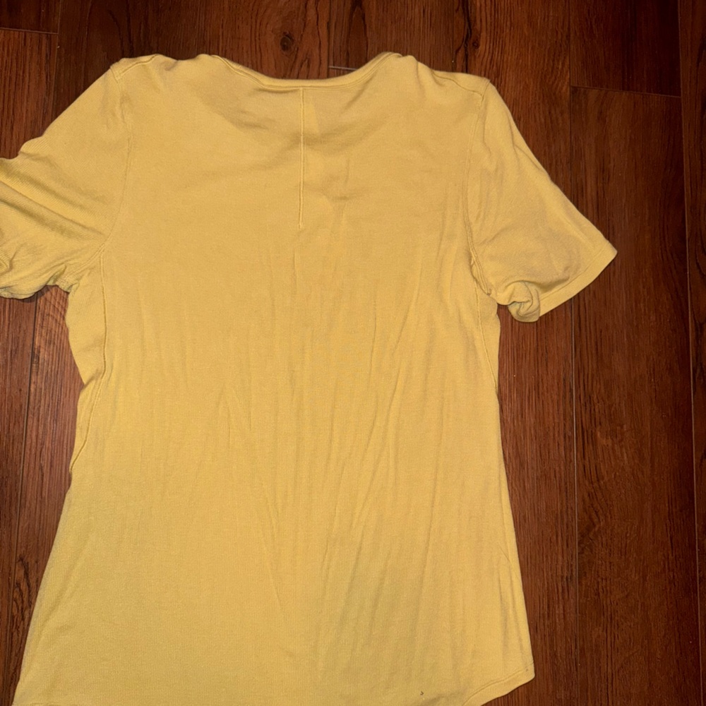 Lululemon T-Shirt